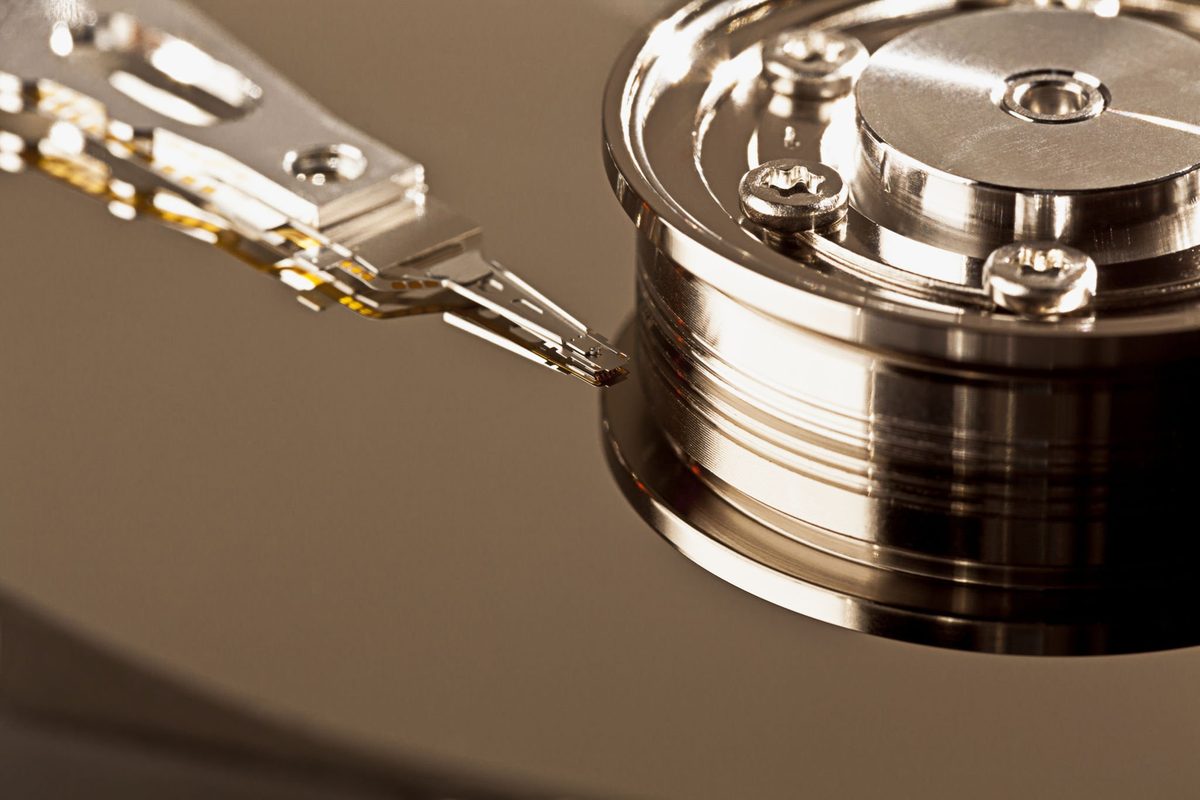 Plateau de disque dur circulaire en aluminium recouvert d'une couche magnétique